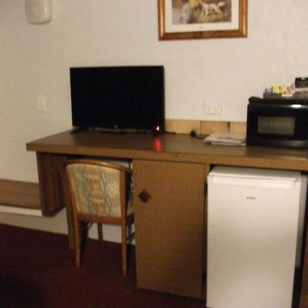 Beerwah Glasshouse Motel Extérieur photo