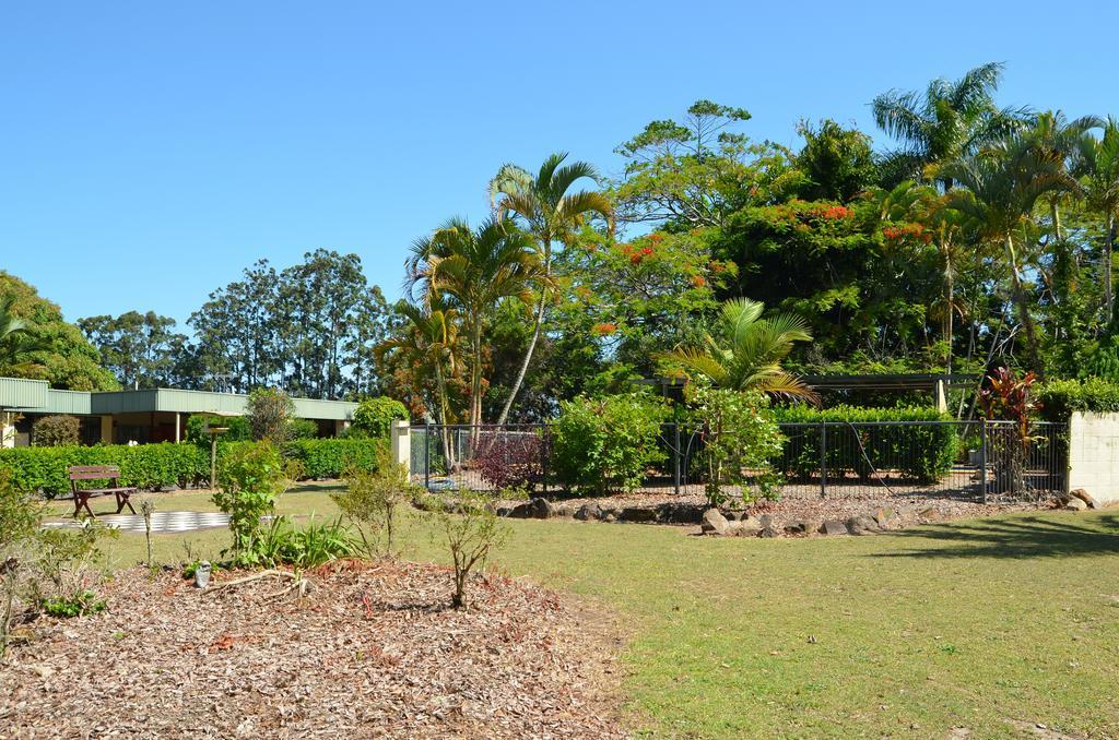 Beerwah Glasshouse Motel Extérieur photo