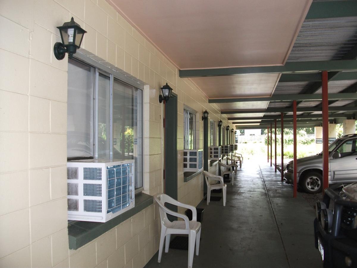 Beerwah Glasshouse Motel Extérieur photo