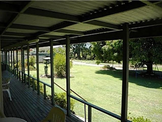 Beerwah Glasshouse Motel Extérieur photo