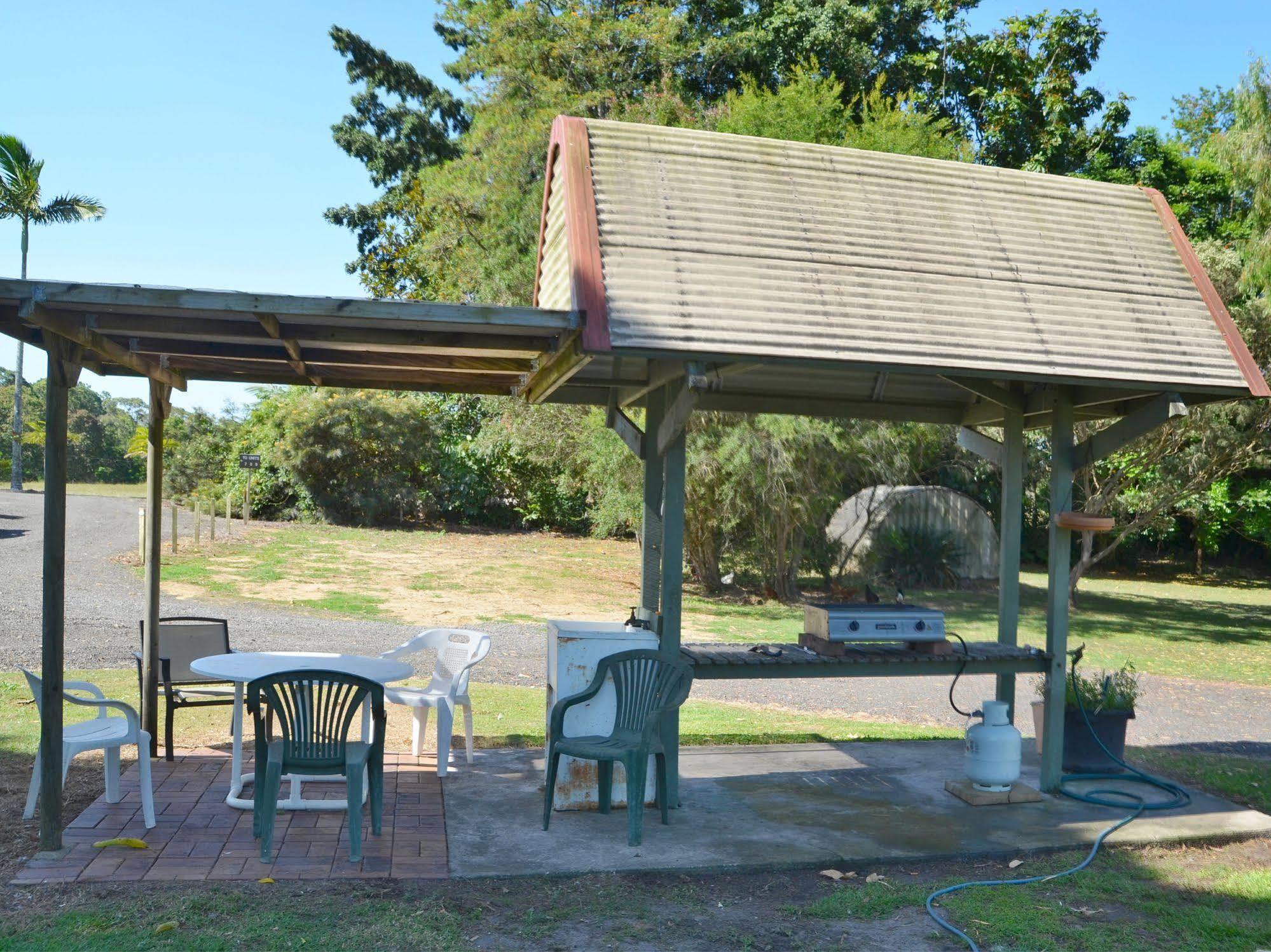Beerwah Glasshouse Motel Extérieur photo