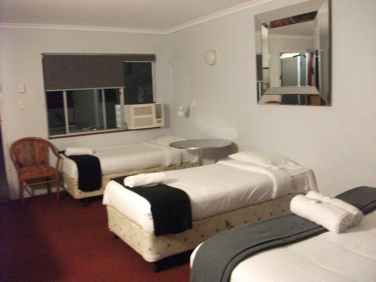 Beerwah Glasshouse Motel Extérieur photo